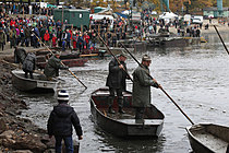 Výlov rybníka Žár 28. října 2011, Foto: Lubor Mrázek